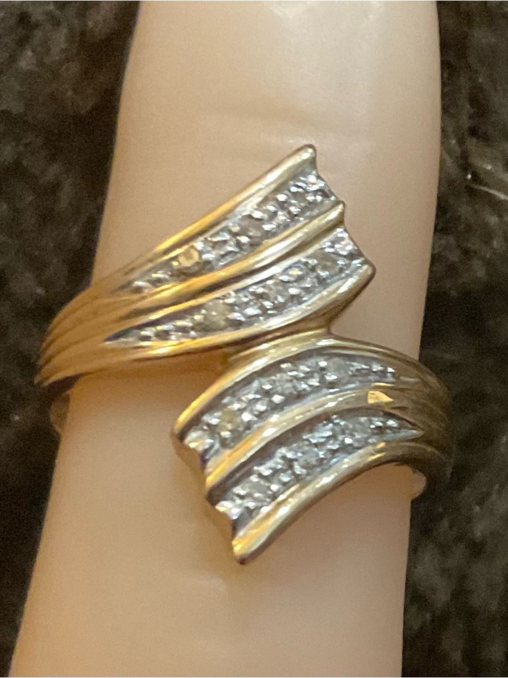 Vintage bypass/wave/waterfall style 14kp size 6 yellow gold baguette  cut ring